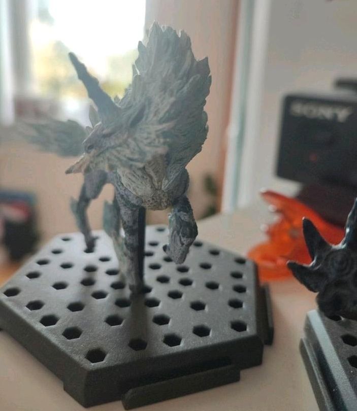 Monster Hunter Figuren Kirin und Brachydios in Lohra