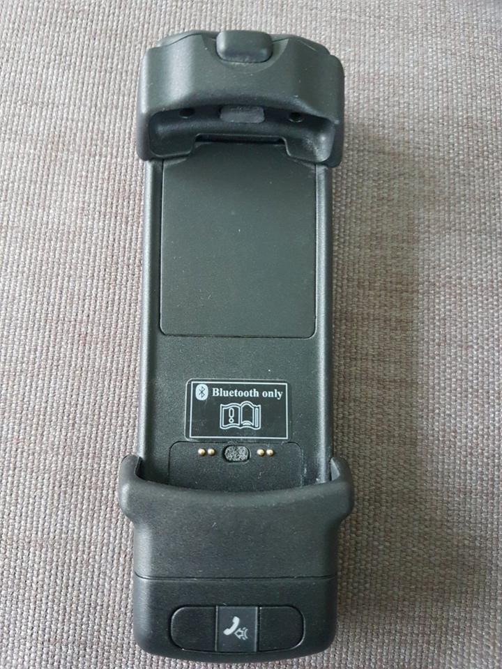 AUDI SKODA Handyadapter Bluetooth Ladeschale f. BlackBerry 8110 in Übersee