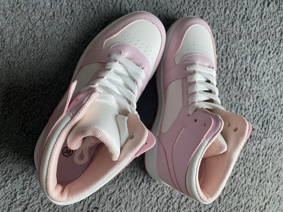 Sneaker weiß/ rosa Gr. 36 in Ueckermuende