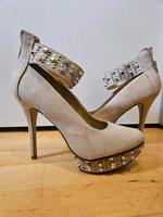 Highheels mit Nietenbesatz Duisburg - Duisburg-Süd Vorschau