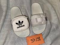 Adidas Wmns Pouchylette / Badelatschen Gr 37/38 Hessen - Kaufungen Vorschau