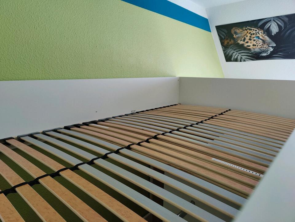 Hochbett 160cm mit Schreibtisch, Schrank, Höhle "Taleah" von roba in Ahrensfelde