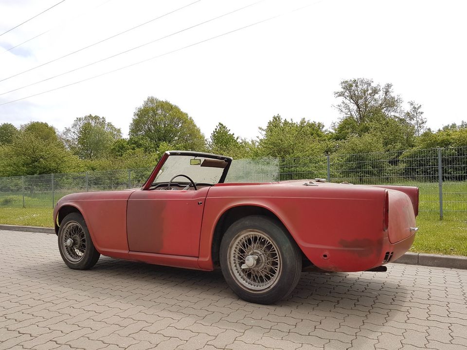 Triumph TR 4 Oldtimer Cabrio Ex California Projekt top Basis LHD in Kaltenkirchen