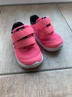 Nike Babyschuhe in Rosa Star Runner 2!! Top Zustand ✅ Hessen - Obertshausen Vorschau