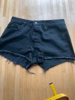 Pull &Bear Shorts Jeans Gr.S schwarz wie neu Nordrhein-Westfalen - Mönchengladbach Vorschau
