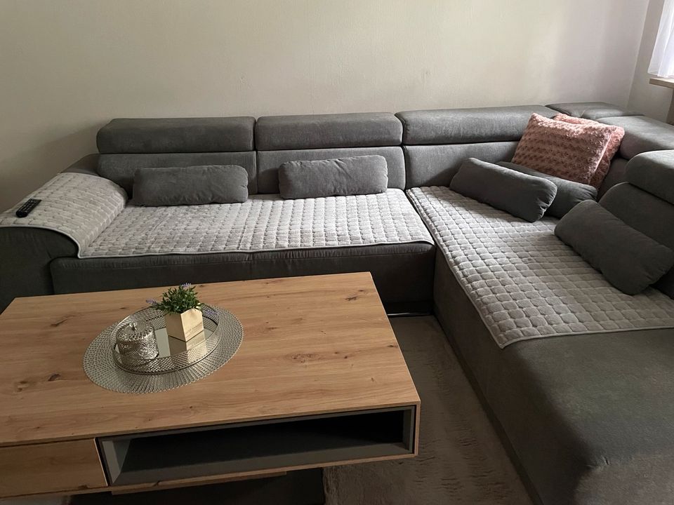 Sofa mit Schlaffunktion in Holzkirchen