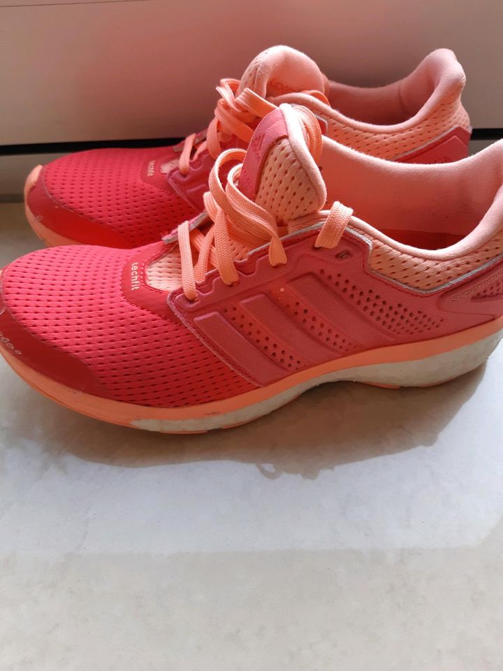 adidas Supernova Sportschuhe Mädchen/Damen Gr.  37 1/3 in Herne