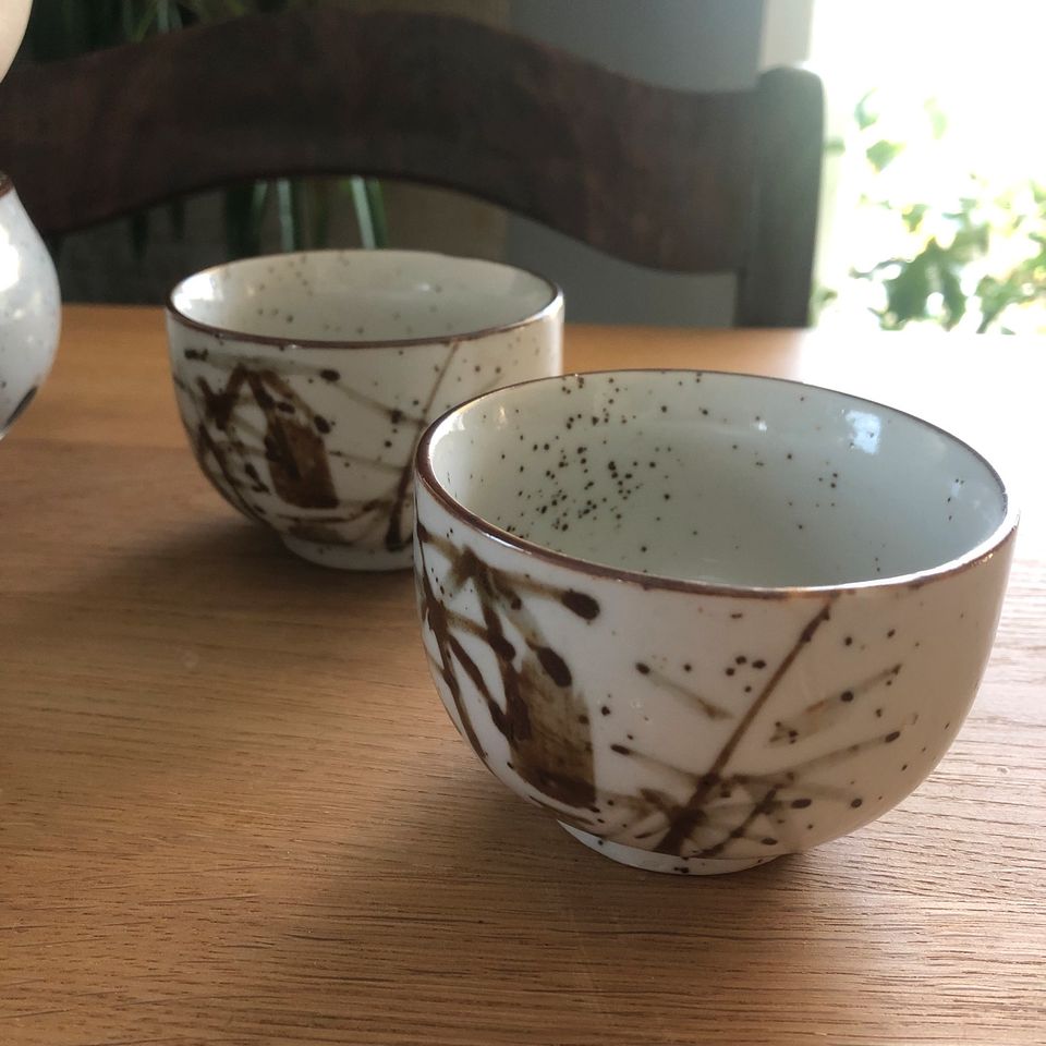 Klassisches japanisches Teeservice - Tassen Kanne Stövchen in Böhmfeld
