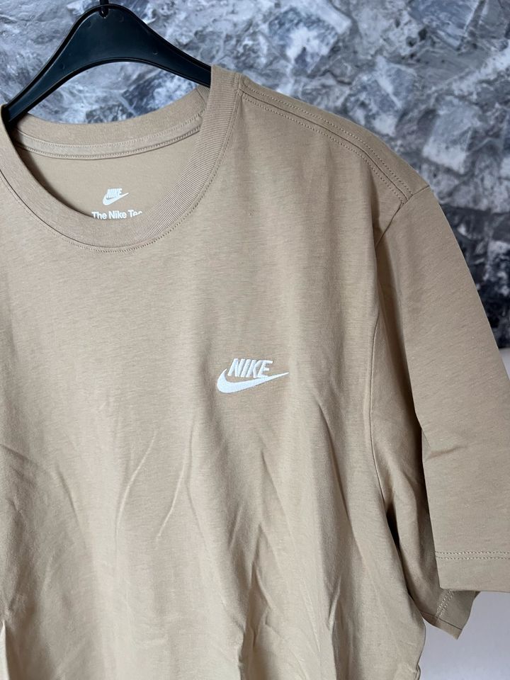 Nike - Club - T-Shirt Gr. L in Hannover