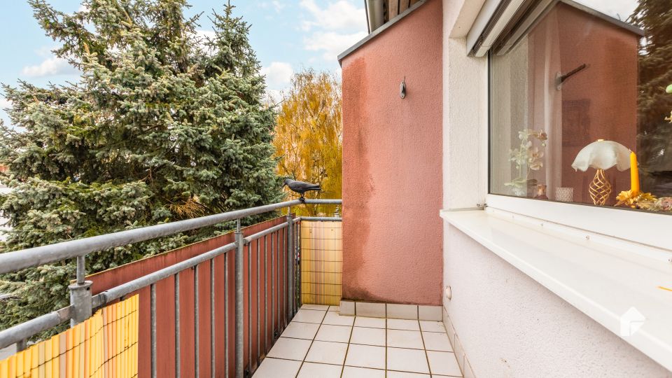 Helle und geräumige 3-Zimmer-Wohnung mit Balkon, Außenstellplatz und Garage in Oberursel (Taunus)