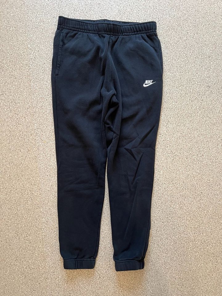 Nike Herren Jogging Hose in Lörrach