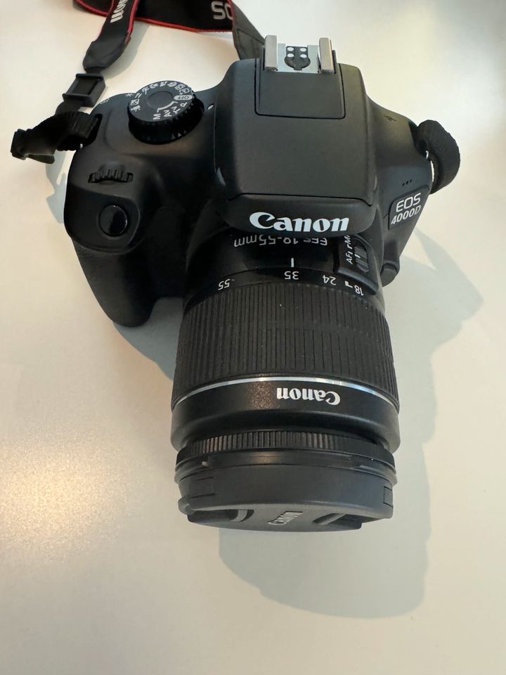 Canon EOS 4000D Kamera, Schwarz + 18-55 III in Hamburg