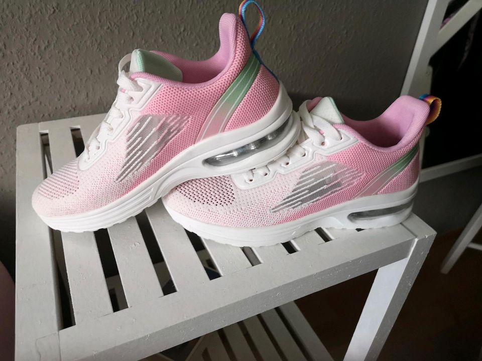 Sneaker rosa weiß Gr. 37 in Magdeburg