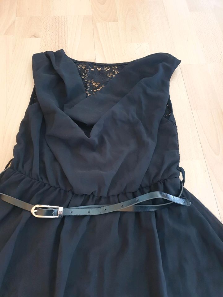 Kleid ca. Gr. 36 schwarz in Bielefeld