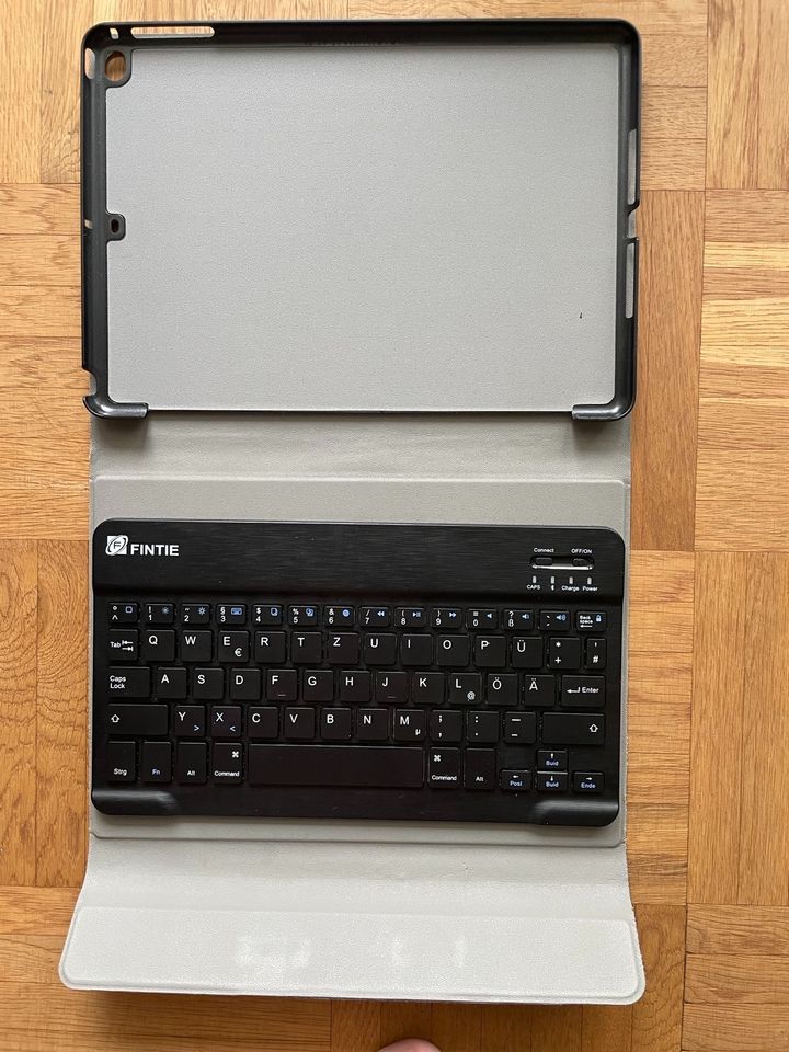 iPad Tastatur Bluetooth von Fintie mit Hülle in Grünwald