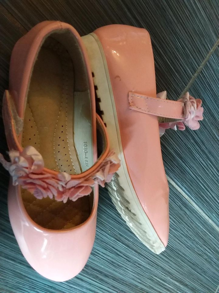 Tolle Schuhe Mädchen Ballerina 32 rosa schick elegant in Schildow