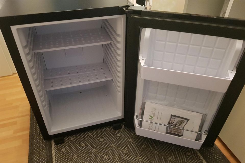 Hotel Mate PKM MC 40 A+ Kühlschrank in Düsseldorf