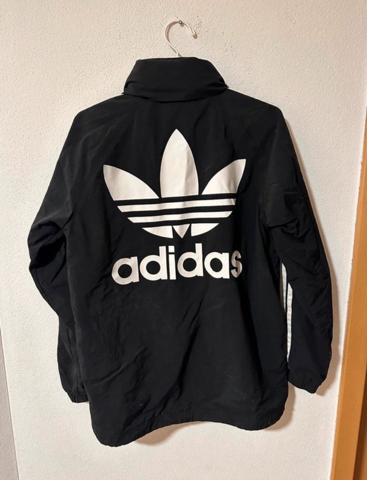 Adidas Jacke in Langerringen