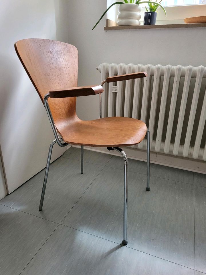 Stuhl im Arne Jacobsen für Fritz Hansen Stil Teak scandi in Düsseldorf