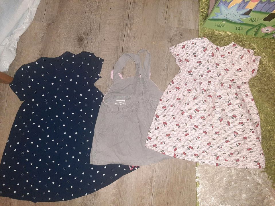 3hübsche Kleider Größe 86 Minnie Mouse, Katze,Kirschen Zara in Berlin