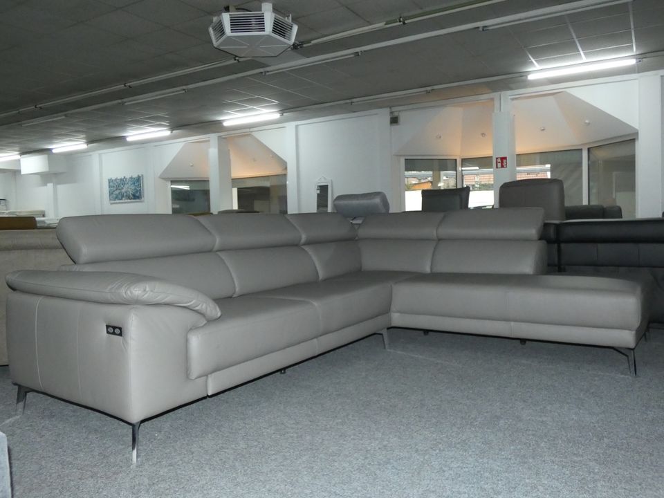 Echt Leder Sofa Couch elektr Sitzauszug anstatt 5650€ in Dortmund