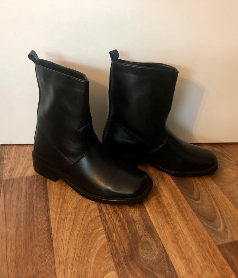 ❤️ Stiefel Boots Stiefeletten schwarz NEU 38 Halbstiefel ❤️ in Berlin