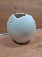 Vase aus Porzellan, Kaiser Porzellan, weiß, Designer Vase Niedersachsen - Bergen Vorschau