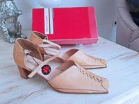 SALLY O'HARA Schuhe Sandalen beige Leder Antishock Gr.41 Niedersachsen - Twistringen Vorschau