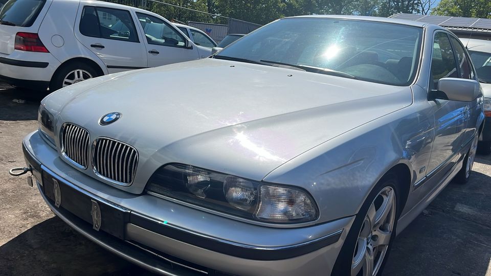 BMW E39 schlachtfest Ersatzteile in Hanau