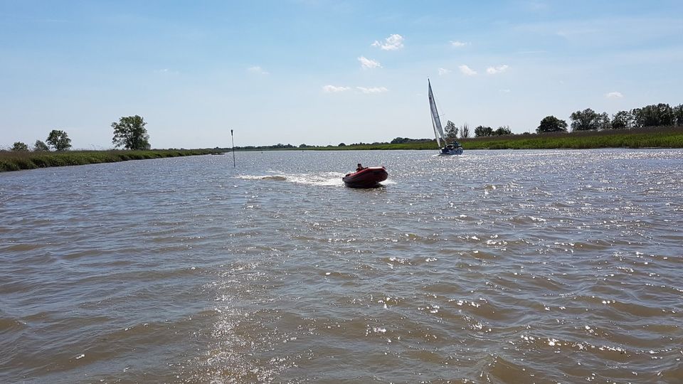 Segelyacht Motorboot Kutter Sportboot Kajak Liegeplatz in Stadland