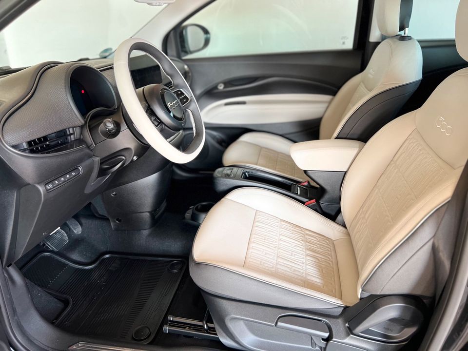 E Auto mieten: Fiat 500e by Bocelli in Neuss