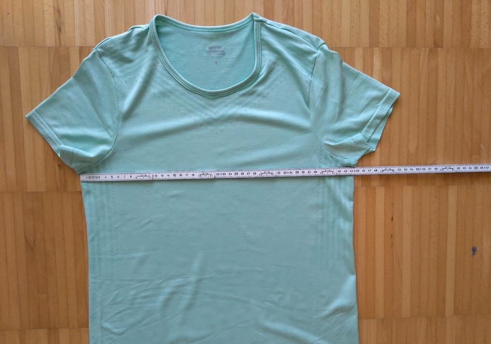 Funktions-T-Shirt Damen 36 38 S M Sport Shirt Kurzarm Mint Grün in Kissing