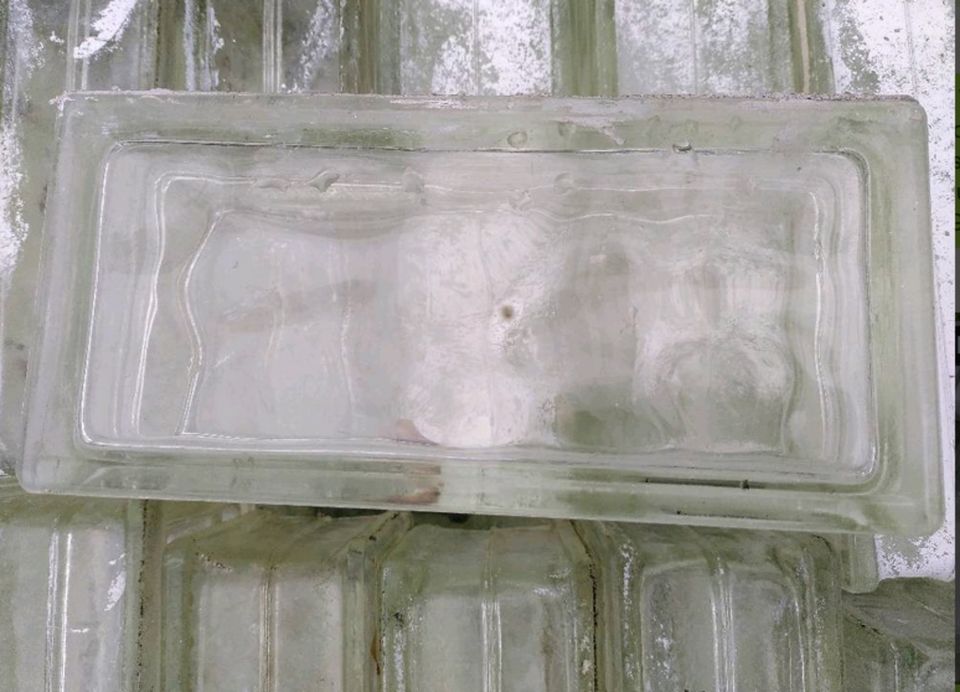 Glasbausteine 8cm dick, Format 24x11,3cm, ca. 150 Stück in Litzendorf