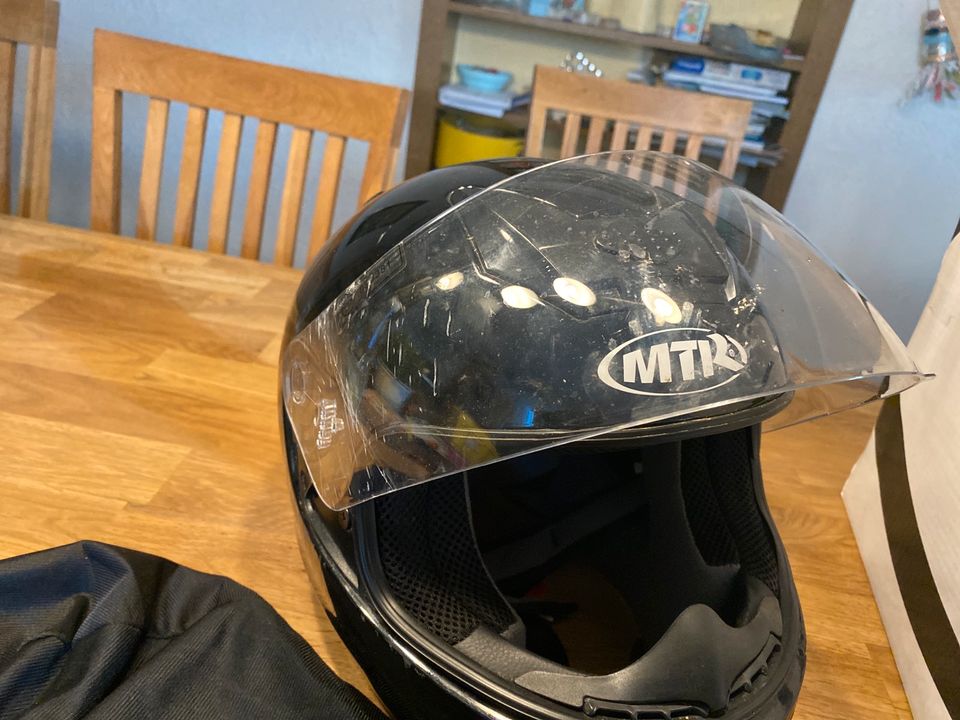 Mtr Motorrad oder Quad helm in Röhl