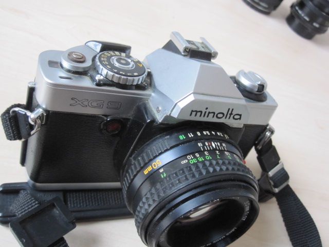 Minolta XG9 analoge Spiegelreflexkamera mit Objektiven in Haimhausen