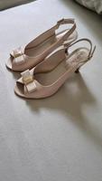 Sandalen mit Absatz , Cream, Gr.38 Nordrhein-Westfalen - Velbert Vorschau