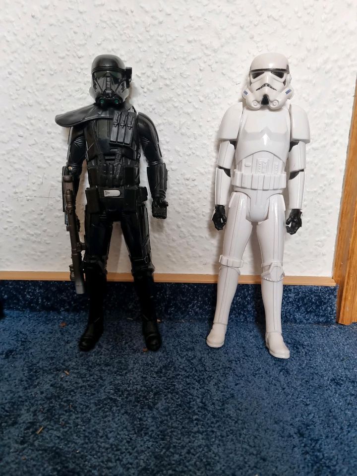 Star Wars - 6 Figuren plus 2 Androiden in Schöppingen