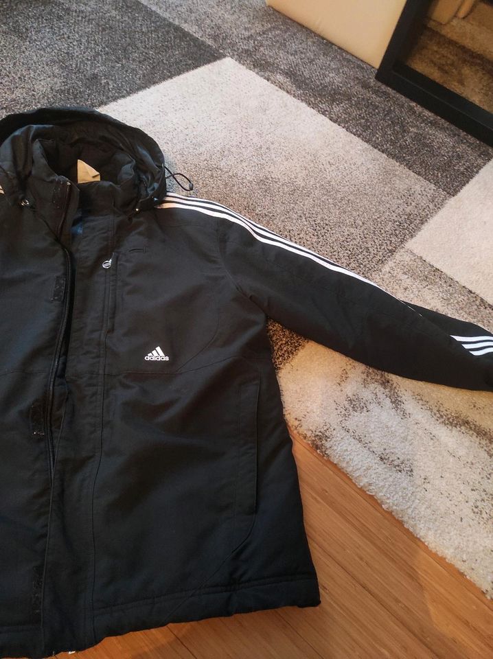 Super schöne Adidas Herren Jacke Gr.M in Muldestausee