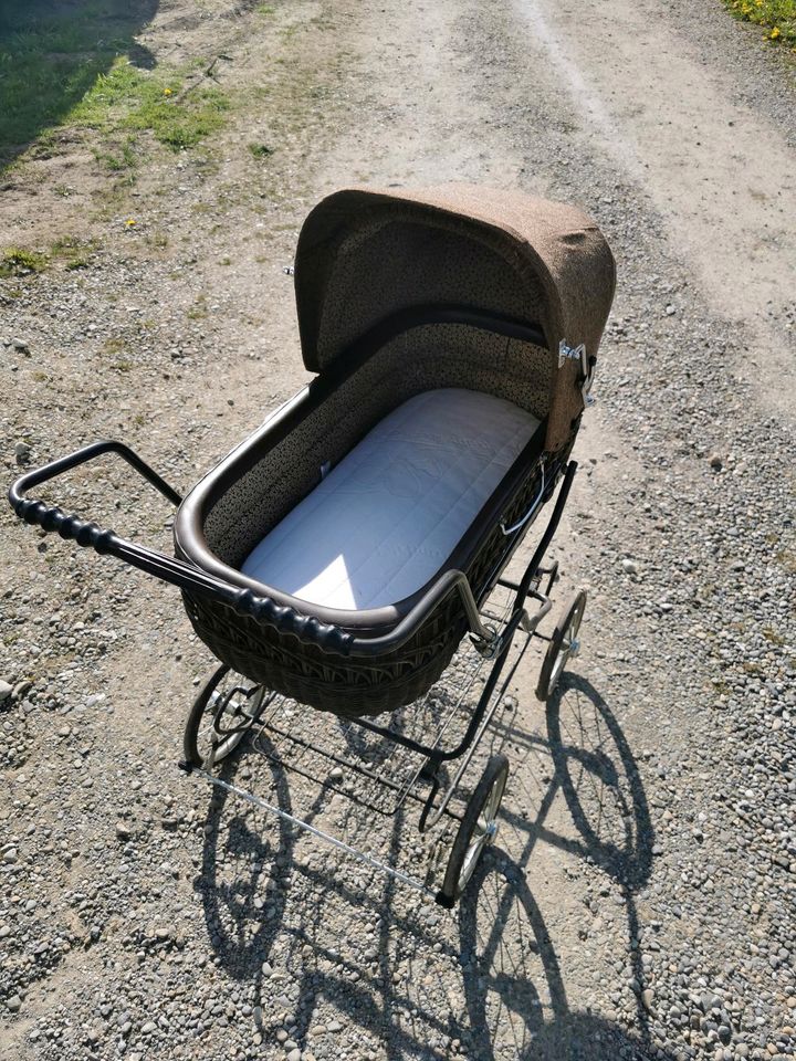 Retro Baby Kinderwagen alt / antik in Leutkirch im Allgäu