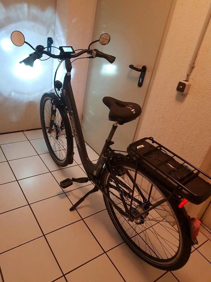 Ich biete eine chön E-Bike in Köln