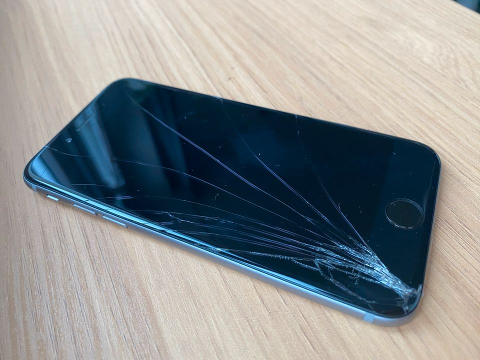 iPhone 6 64GB Displayschaden in Meißen