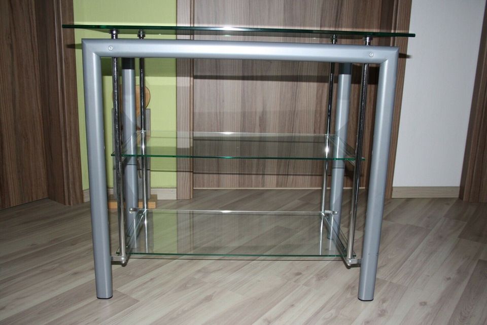 TV-Rack aus Glas in Großheide