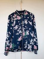 Bomberjacke blau Blumenmuster H&M Divided Größe 34 Brandenburg - Kremmen Vorschau