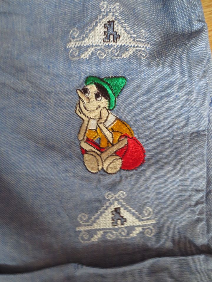 Latzhose „ Pinocchio“ von Artigianato Ricami (Gr. 74) in Neumarkt i.d.OPf.
