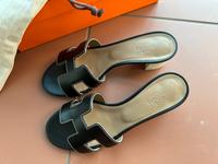 Hermès Oasis Sandalen schwarz 36 sehr guter Zustand Frankfurt am Main - Sachsenhausen Vorschau
