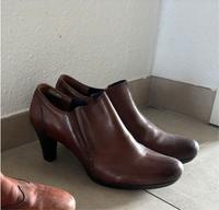 Schuhe Boots Tamaris Gr. 42 braun, neuwertig Niedersachsen - Hohenhameln Vorschau