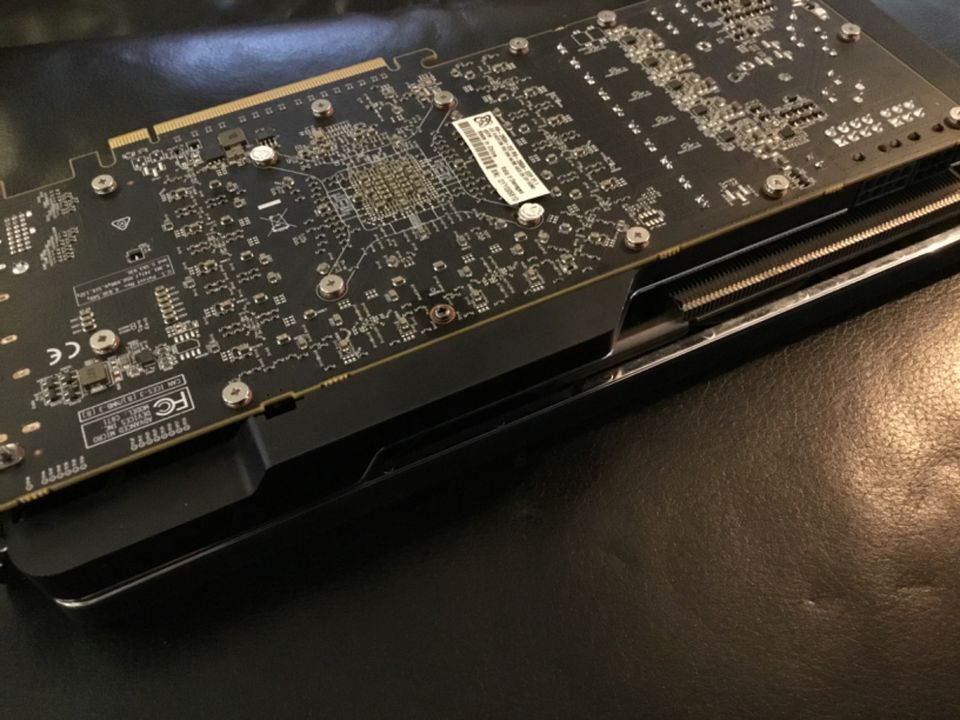 Grafikkarte XFX R9 290X 4Gb beleuchtet in Neuberend