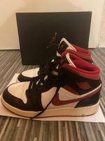 Nike air Jordan Mid 1 rot/weiß/ schwarz Brandenburg - Storkow (Mark) Vorschau