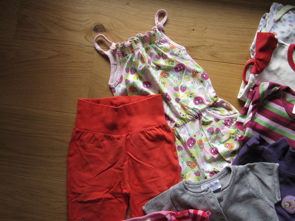 Bekleidungspaket Mädchenkleidung Kinderkleidung Kleidung Mädchen in Düsseldorf