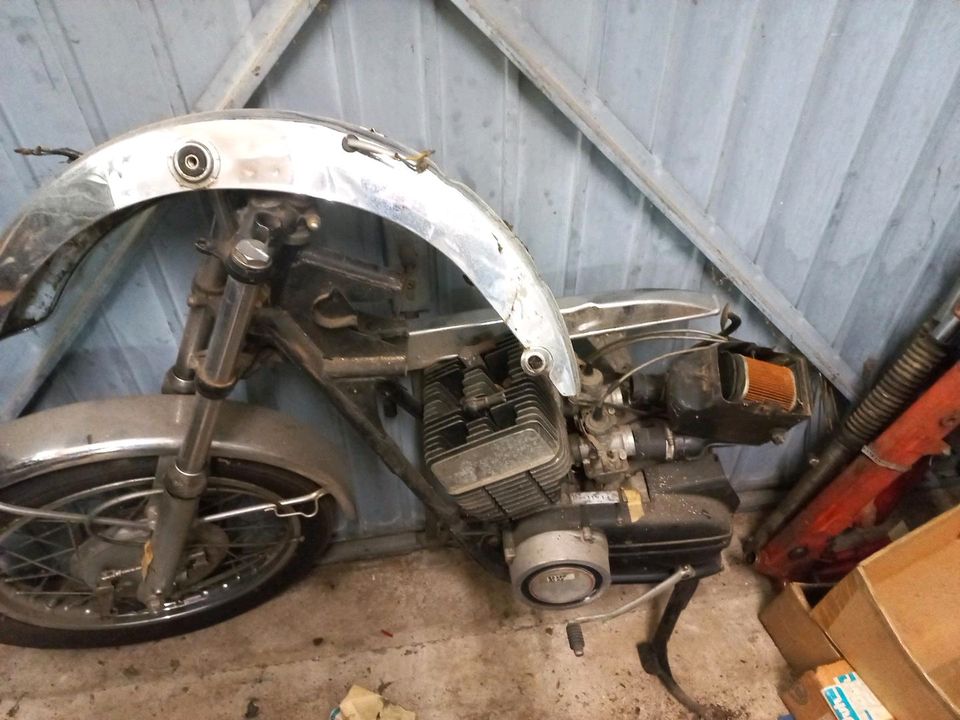 Yamaha RD 350 type R5F Motor Gabel Auspuff Scheunenfund in Berching